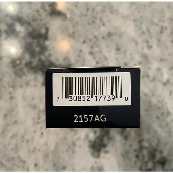 Cle de Peau Beaute Radiant Cream Foundation O90 Very Deep Ocher 21ml 0.88 oz - Picture 10 of 10